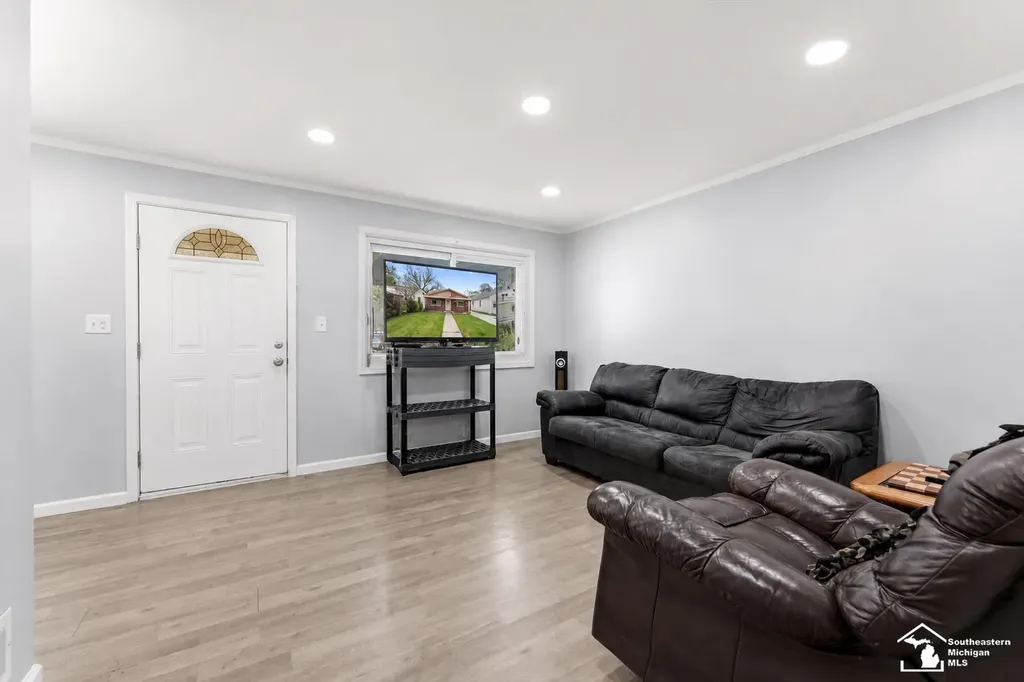 5885 Sylvia Street Taylor City MI 48180