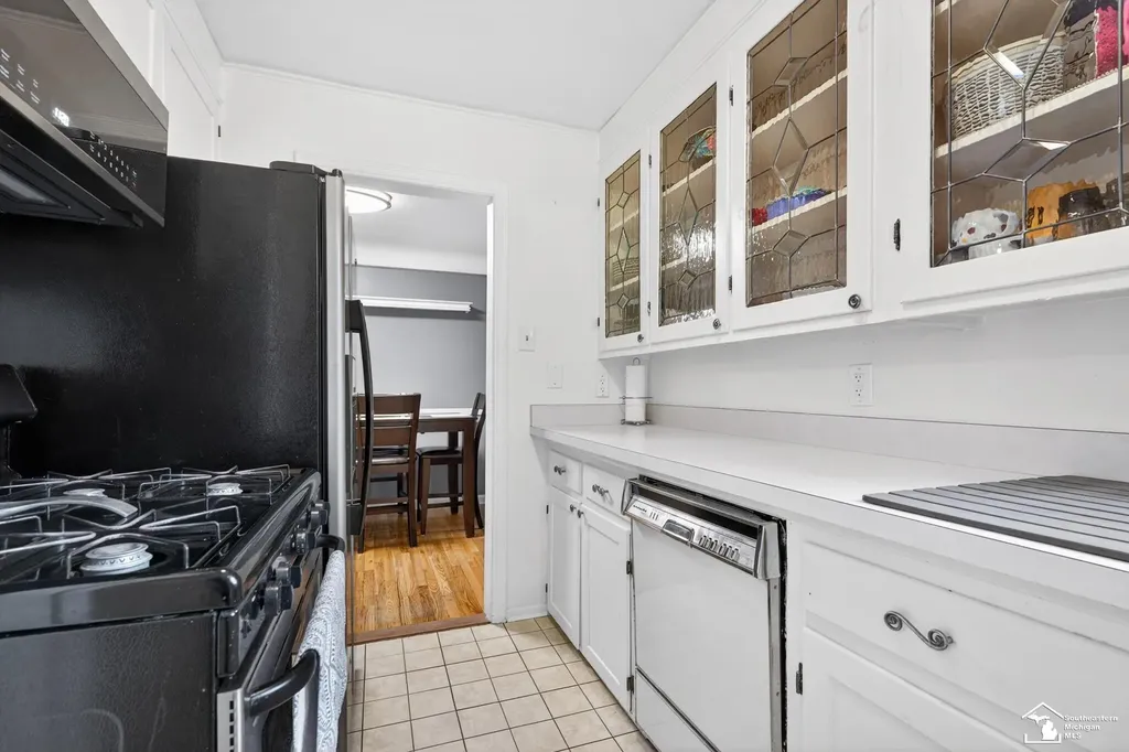 15580 Aster Avenue Allen Park City MI 48101