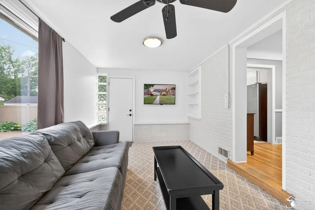 15580 Aster Avenue Allen Park City MI 48101
