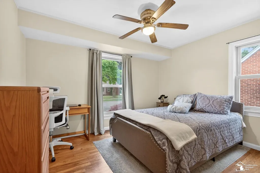 15580 Aster Avenue Allen Park City MI 48101