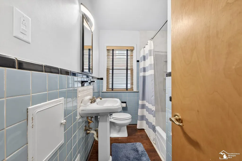 15580 Aster Avenue Allen Park City MI 48101