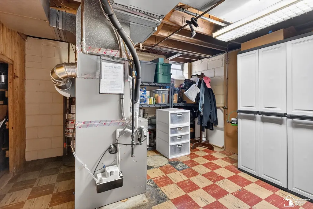 15580 Aster Avenue Allen Park City MI 48101