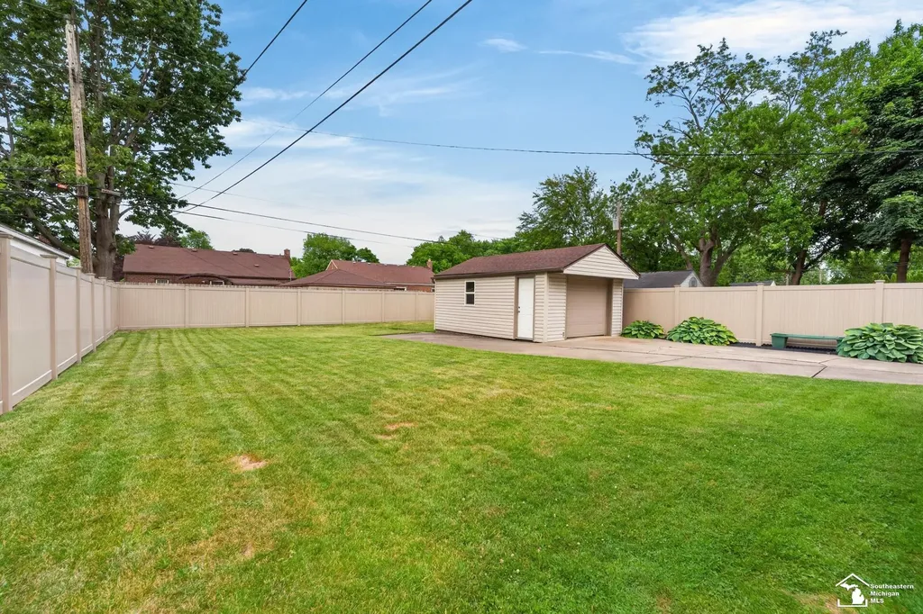 15580 Aster Avenue Allen Park City MI 48101