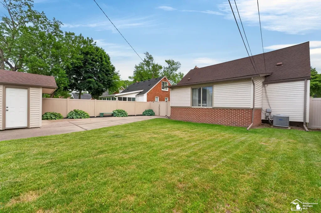 15580 Aster Avenue Allen Park City MI 48101