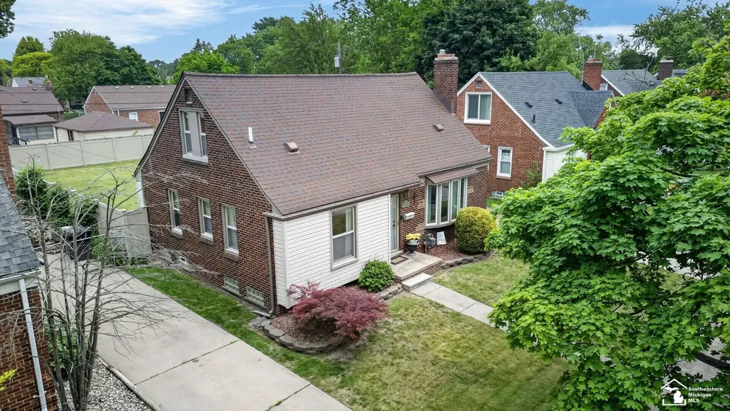 15580 Aster Avenue Allen Park City MI 48101