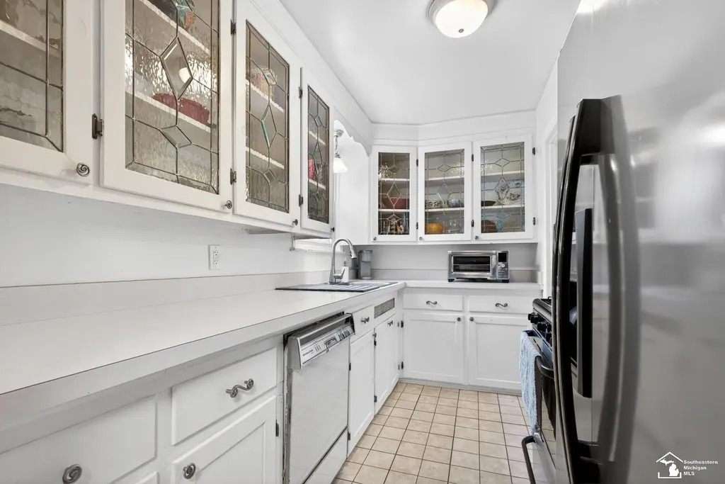 15580 Aster Avenue Allen Park City MI 48101