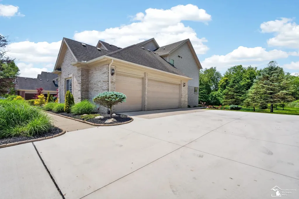 23376 Kirby Drive Brownstown Charter Township MI 48134