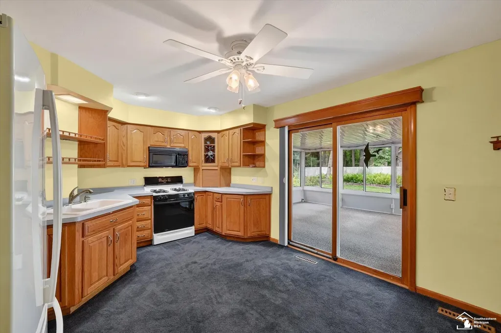 2854 Thunderbird Trail Bedford Township MI 48144