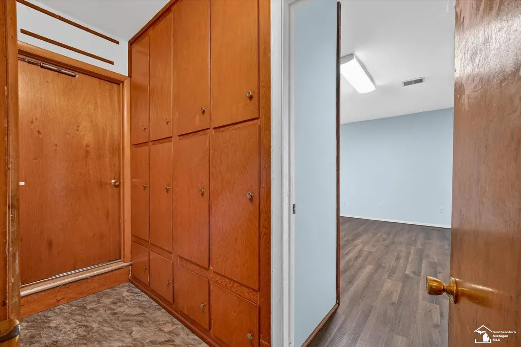 2854 Thunderbird Trail Bedford Township MI 48144
