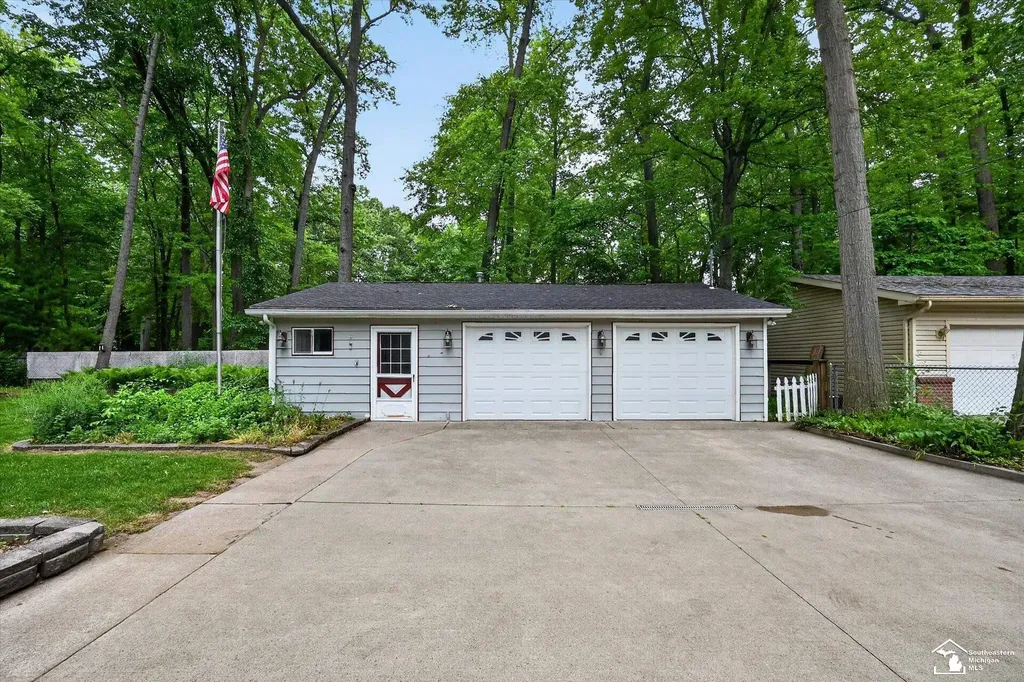 2854 Thunderbird Trail Bedford Township MI 48144