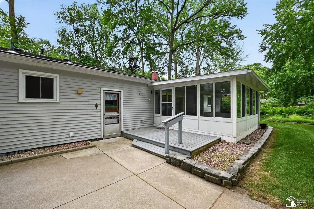 2854 Thunderbird Trail Bedford Township MI 48144