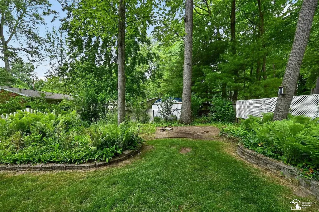 2854 Thunderbird Trail Bedford Township MI 48144