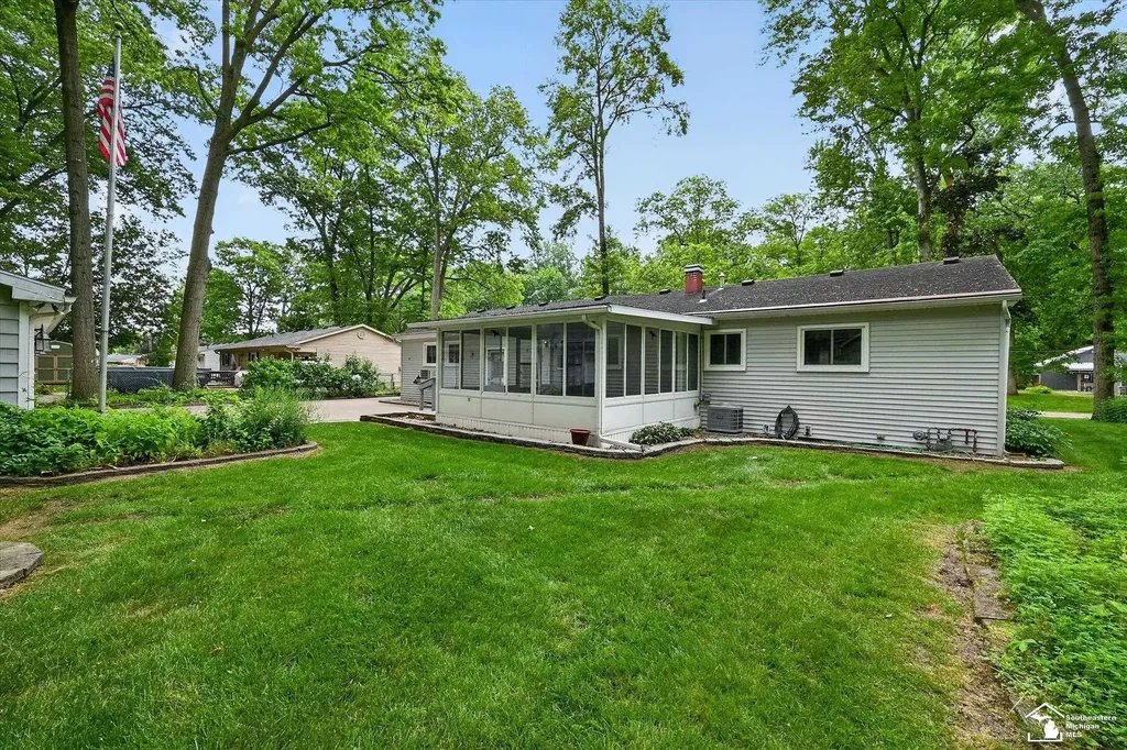 2854 Thunderbird Trail Bedford Township MI 48144