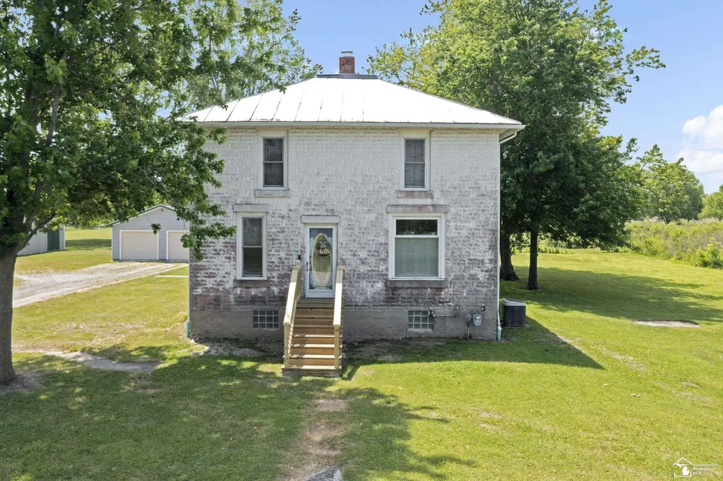 2808 Carleton Rockwood Road Monroe City MI 48117