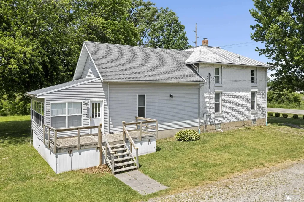 2808 Carleton Rockwood Road Monroe City MI 48117