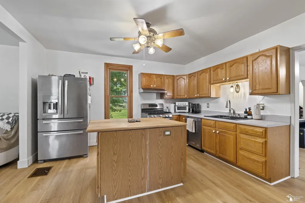 2808 Carleton Rockwood Road Monroe City MI 48117