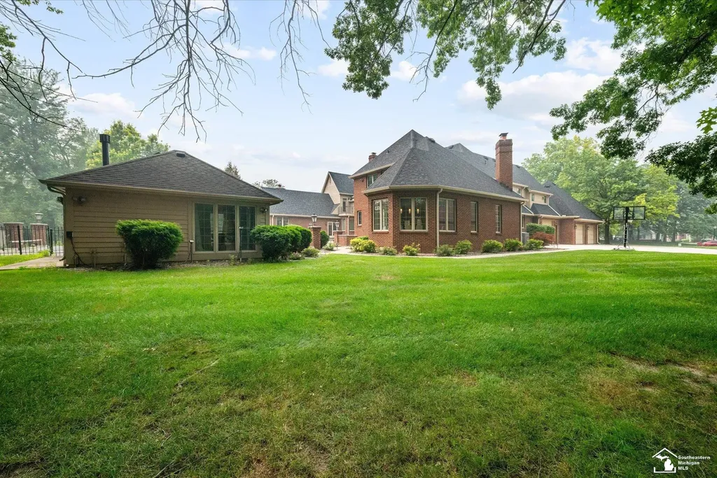 5481 Teakwood Drive Monroe Charter Township MI 48161