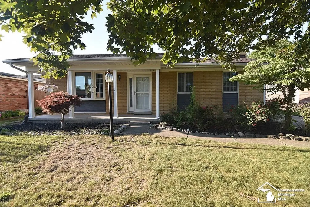 20474 Indiana Avenue Brownstown Charter Township MI 48183