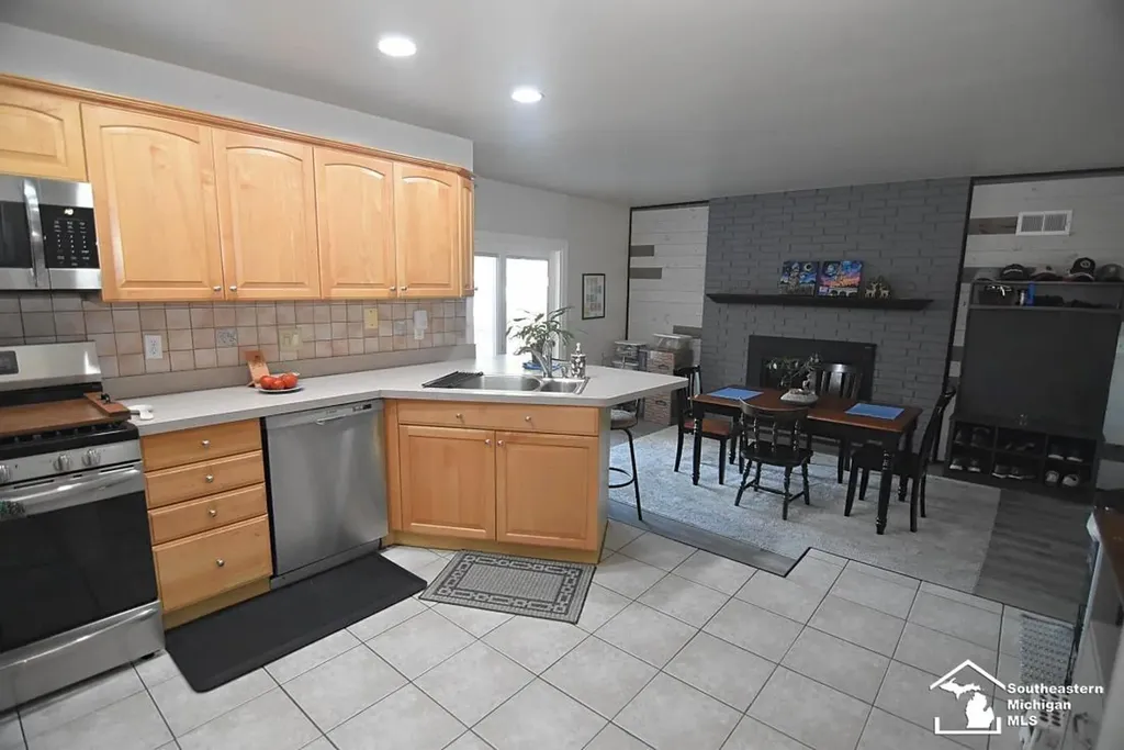 20474 Indiana Avenue Brownstown Charter Township MI 48183