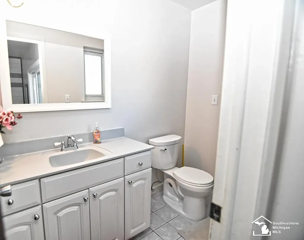 20474 Indiana Avenue Brownstown Charter Township MI 48183