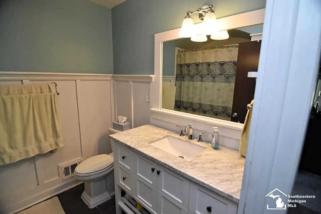 20474 Indiana Avenue Brownstown Charter Township MI 48183
