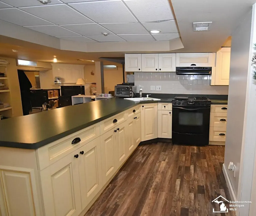 20474 Indiana Avenue Brownstown Charter Township MI 48183