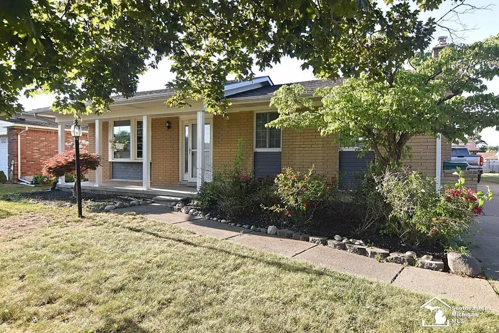 20474 Indiana Avenue Brownstown Charter Township MI 48183