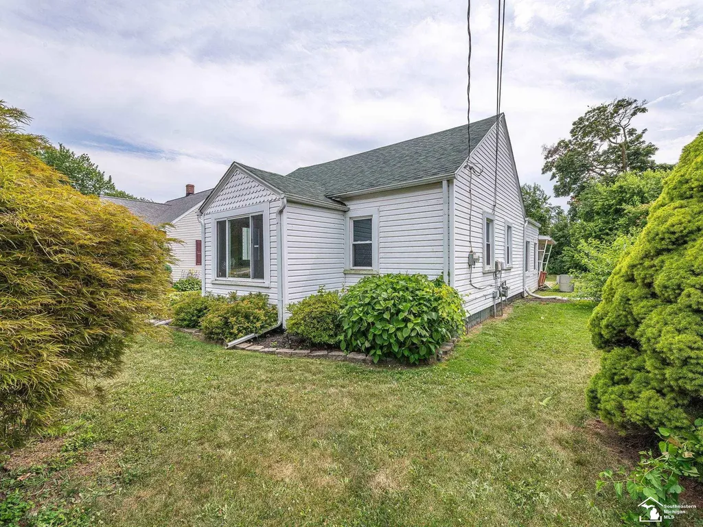 6243 Dallas Road Monroe Charter Township MI 48161