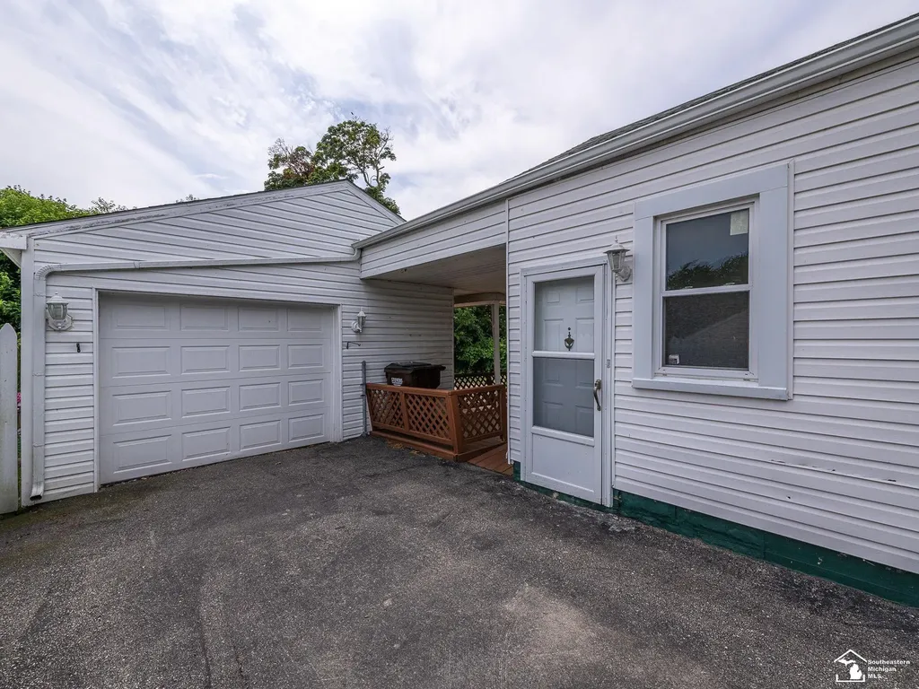 6243 Dallas Road Monroe Charter Township MI 48161