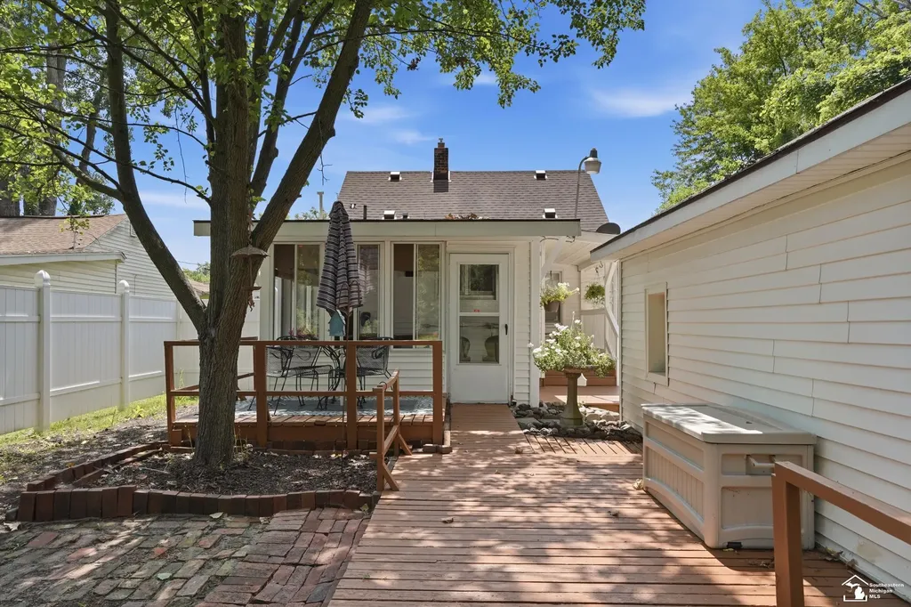 26396 Sibley Road Brownstown Charter Township MI 48174