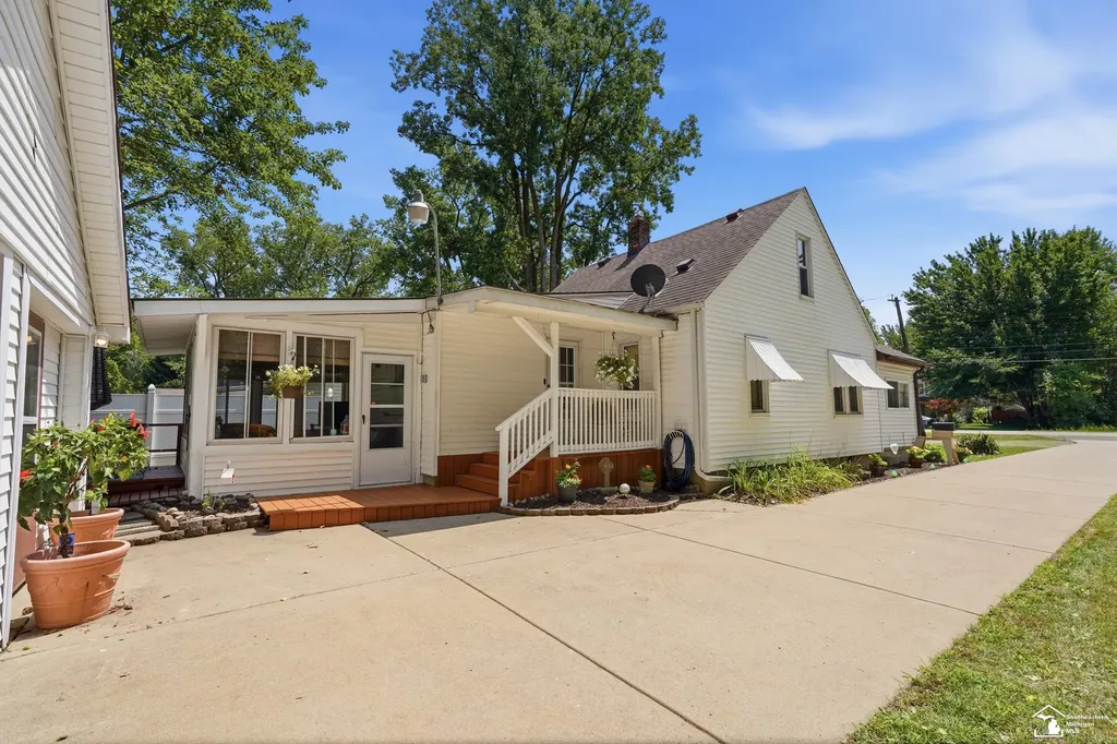 26396 Sibley Road Brownstown Charter Township MI 48174