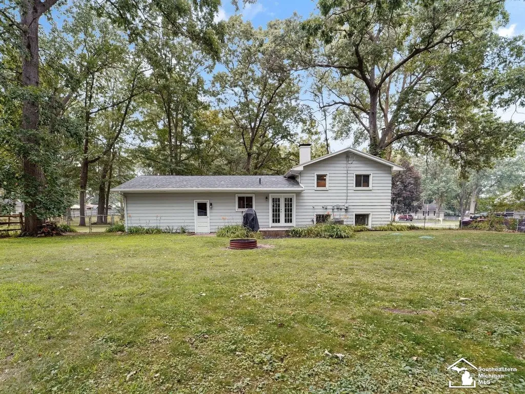 2389 Devonshire Street Ida Township MI 48182