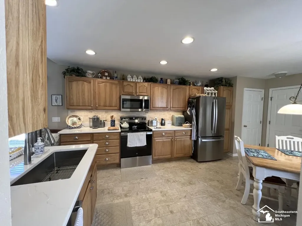 1644 Spruce Court Bedford Township MI 48182