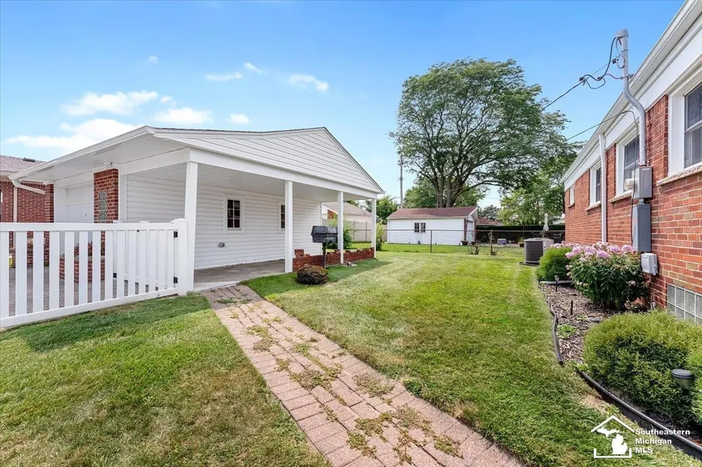 2938 Norwood Drive Trenton City MI 48183