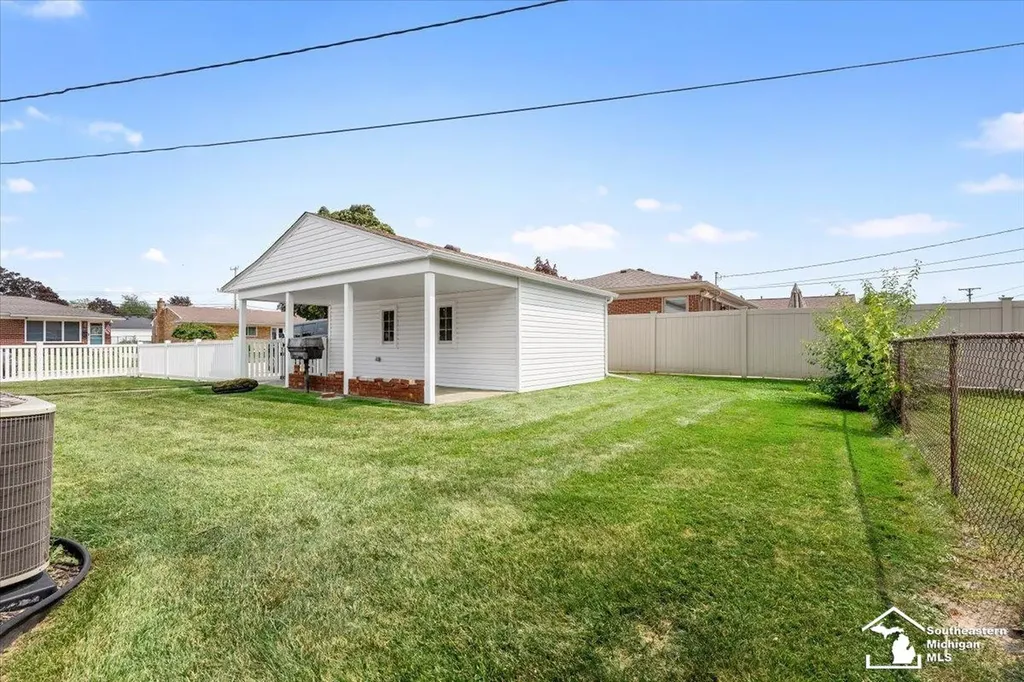 2938 Norwood Drive Trenton City MI 48183
