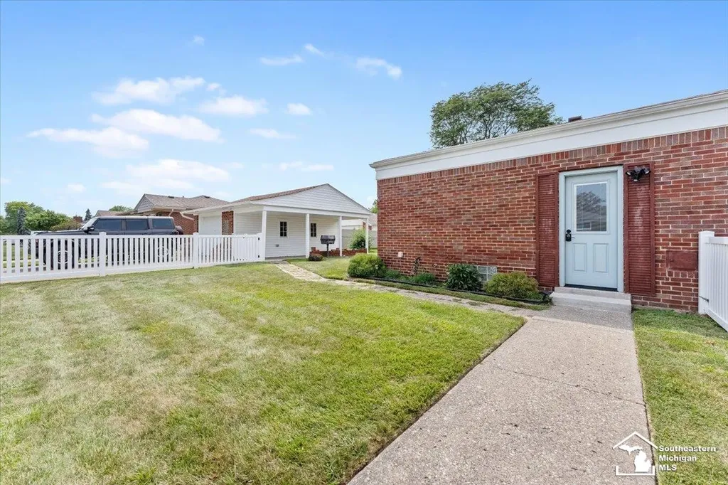 2938 Norwood Drive Trenton City MI 48183