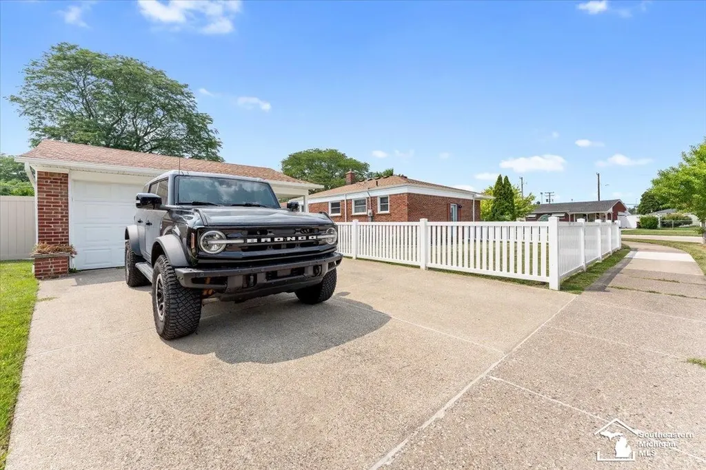 2938 Norwood Drive Trenton City MI 48183