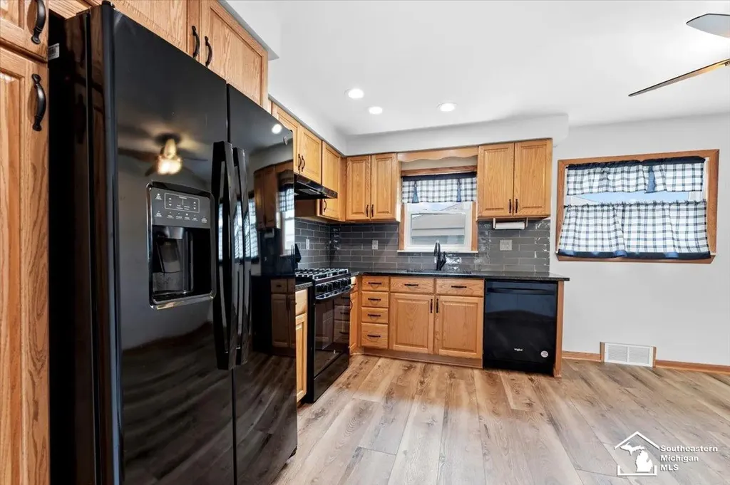 2938 Norwood Drive Trenton City MI 48183
