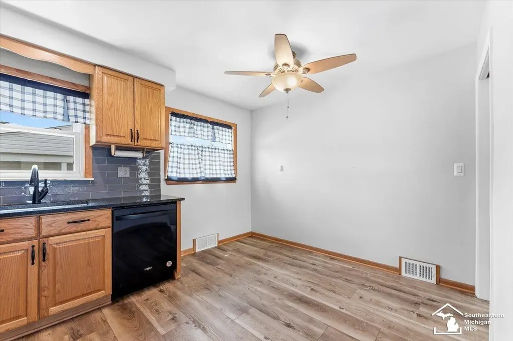2938 Norwood Drive Trenton City MI 48183