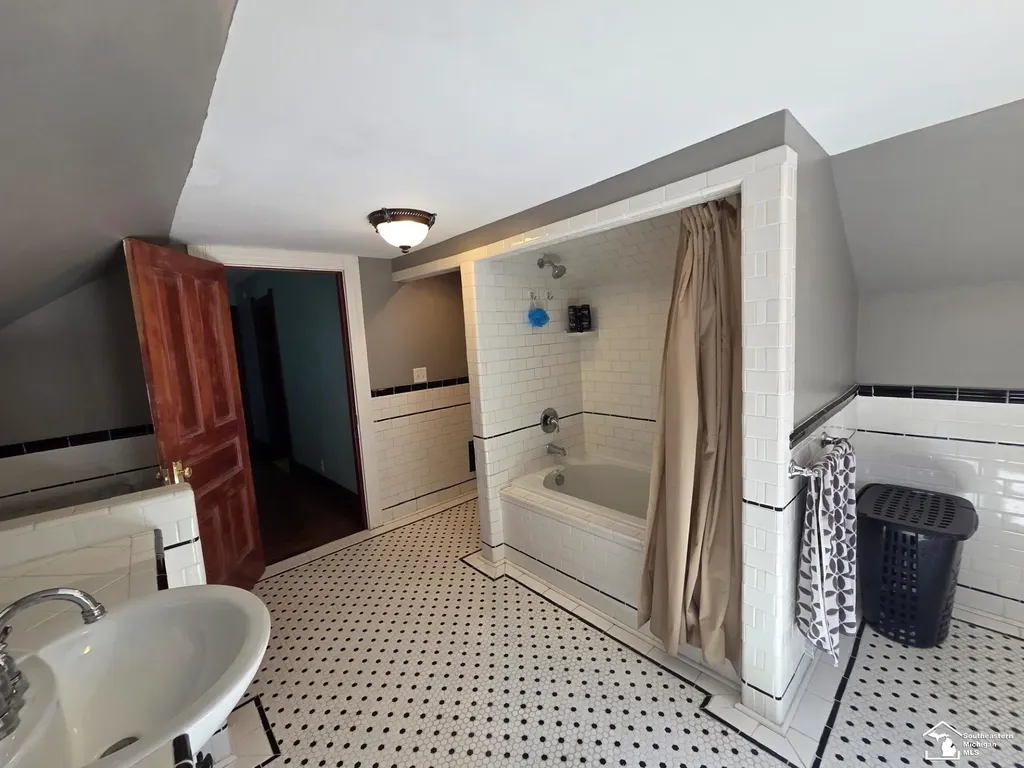 206 Jipson Street Blissfield Village MI 49228