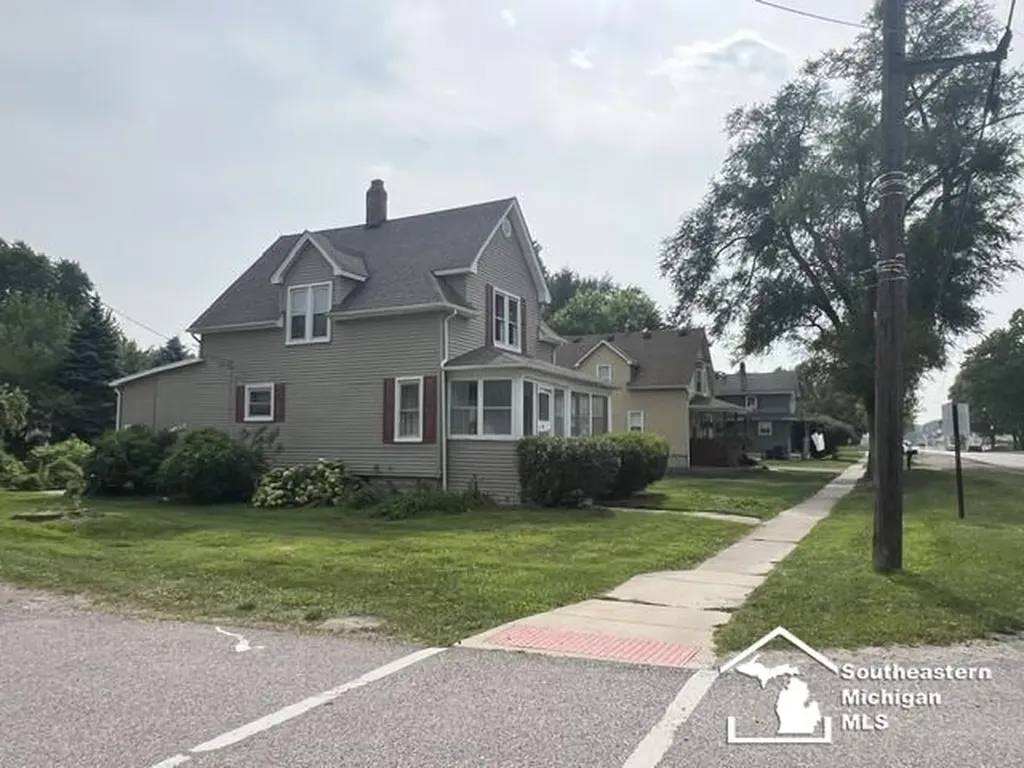 611 Monroe Street Ash Township MI 48117