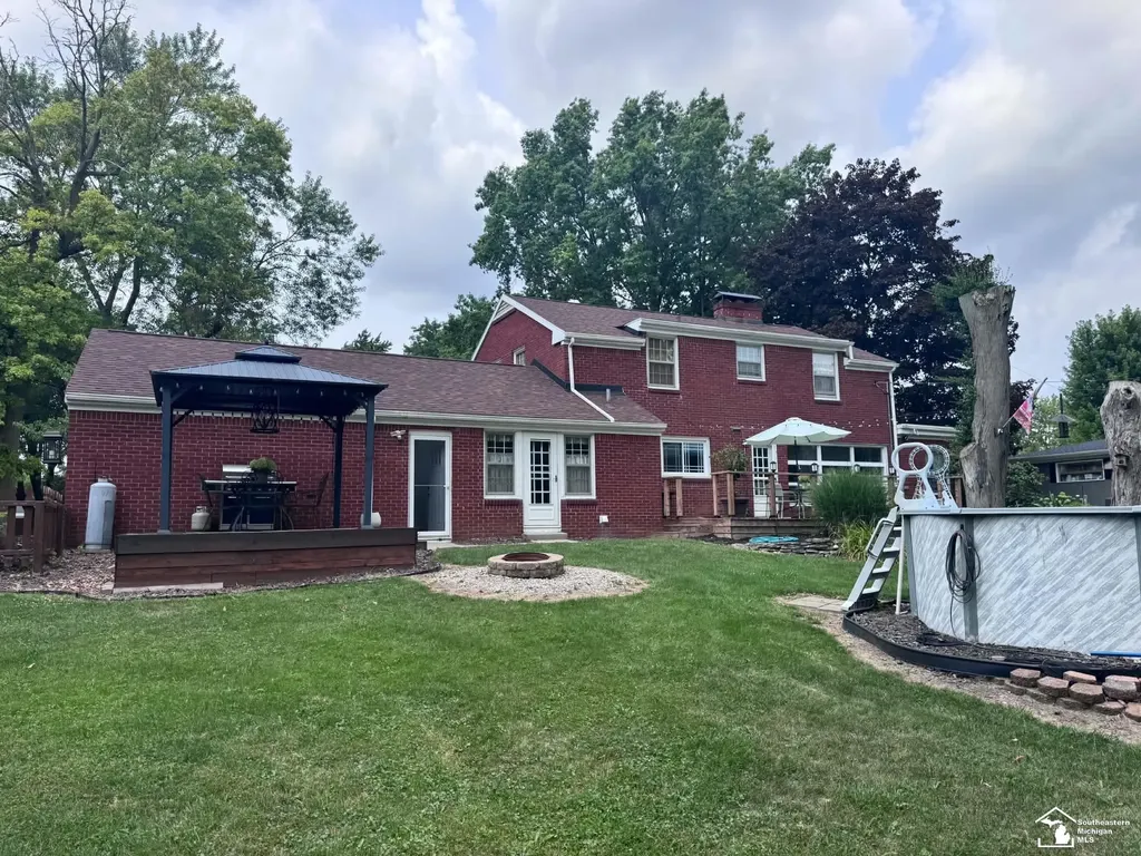 1365 Trenton Road Adrian City MI 49221