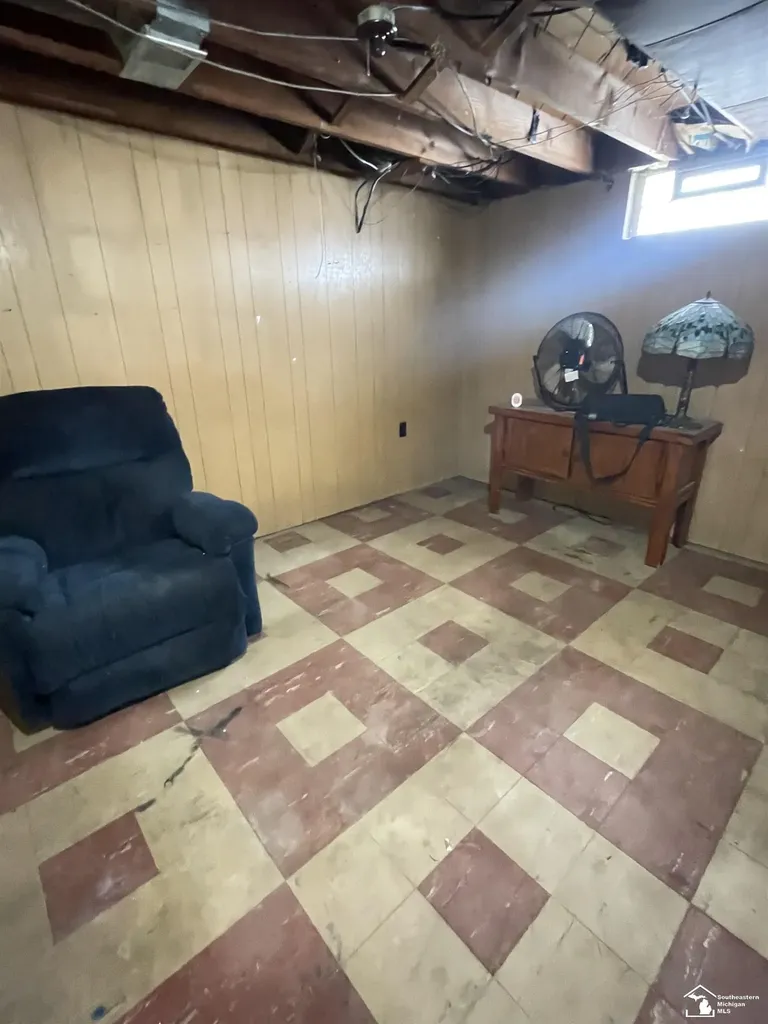 42 Cleveland Street Trenton City MI 48183