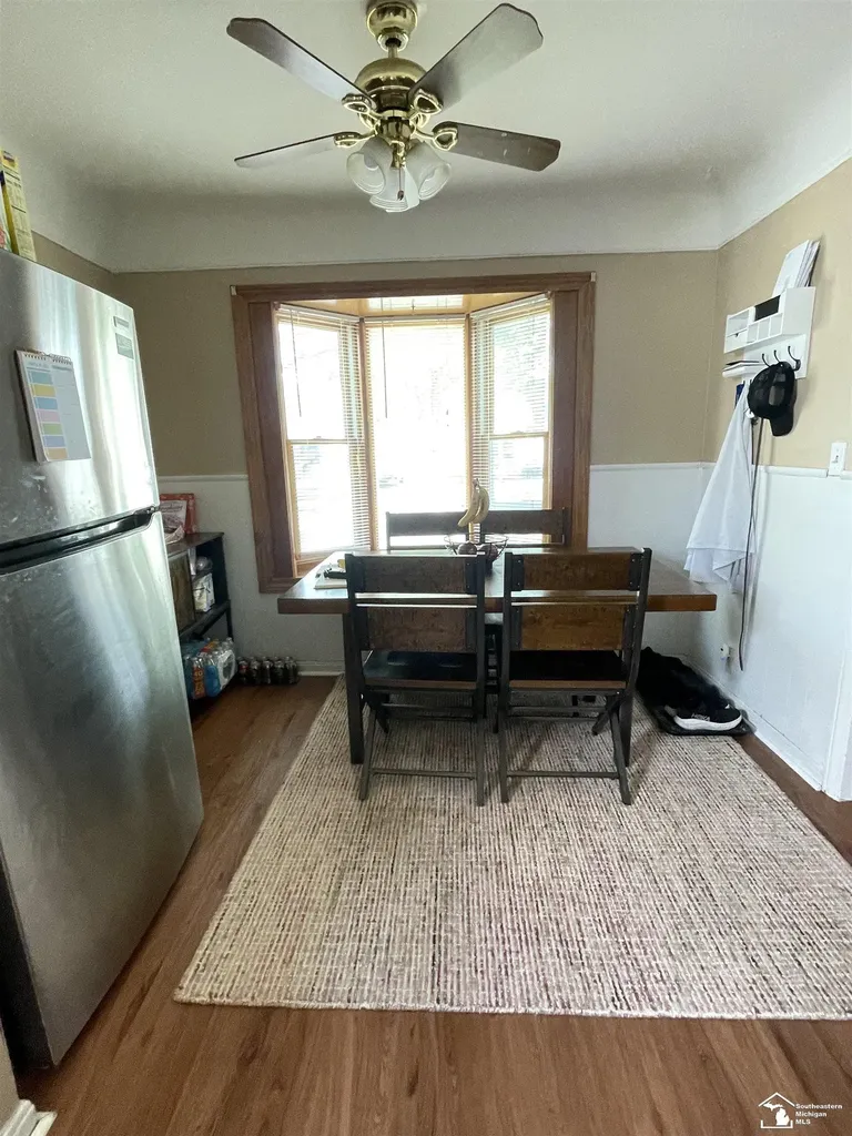 42 Cleveland Street Trenton City MI 48183