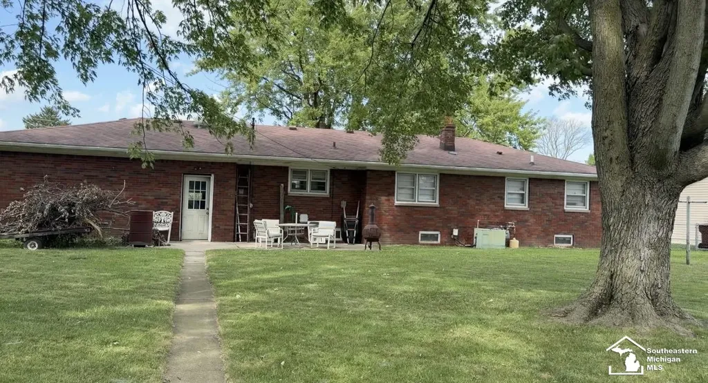5023 W Albain Road Monroe Charter Township MI 48161