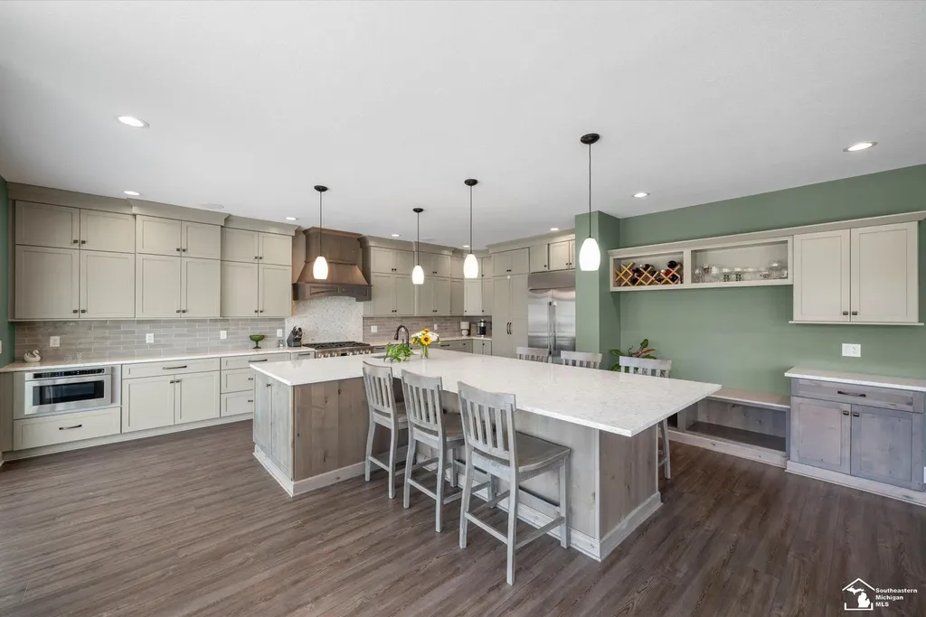 6615 Summerlyn Boulevard Bedford Township MI 48144