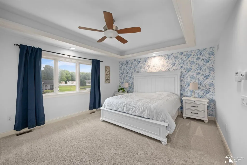 6615 Summerlyn Boulevard Bedford Township MI 48144