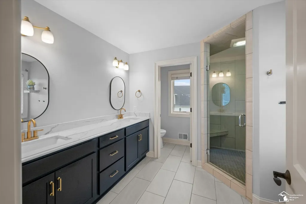 6615 Summerlyn Boulevard Bedford Township MI 48144