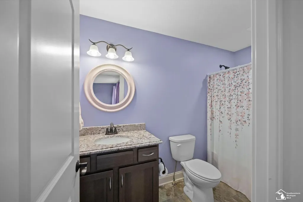 6615 Summerlyn Boulevard Bedford Township MI 48144