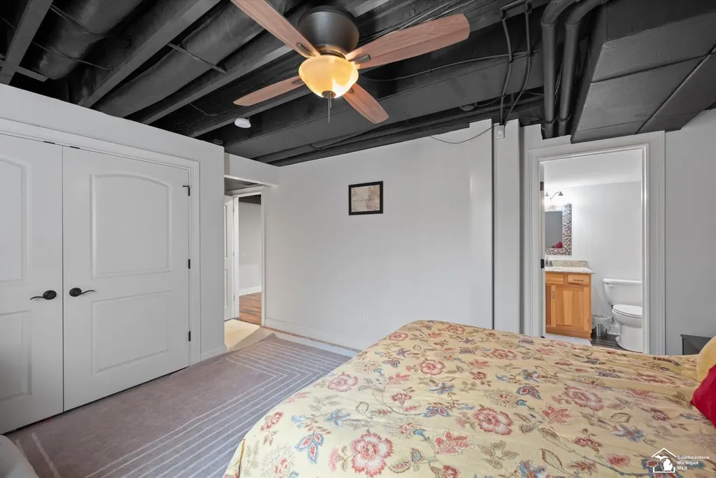 6615 Summerlyn Boulevard Bedford Township MI 48144